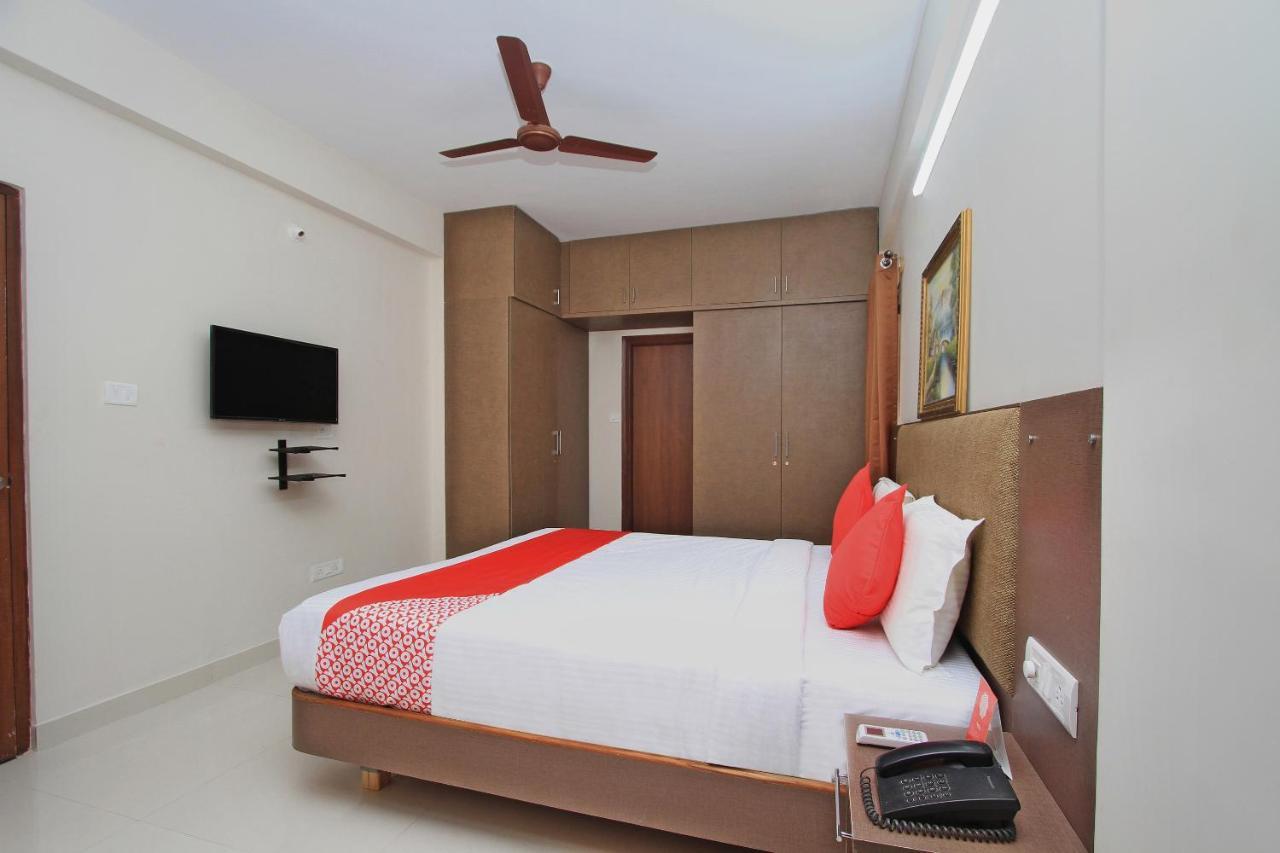 Vaccinated Staff - Oyo 10379 Hotel Varcity Sapphire Bengaluru Kültér fotó